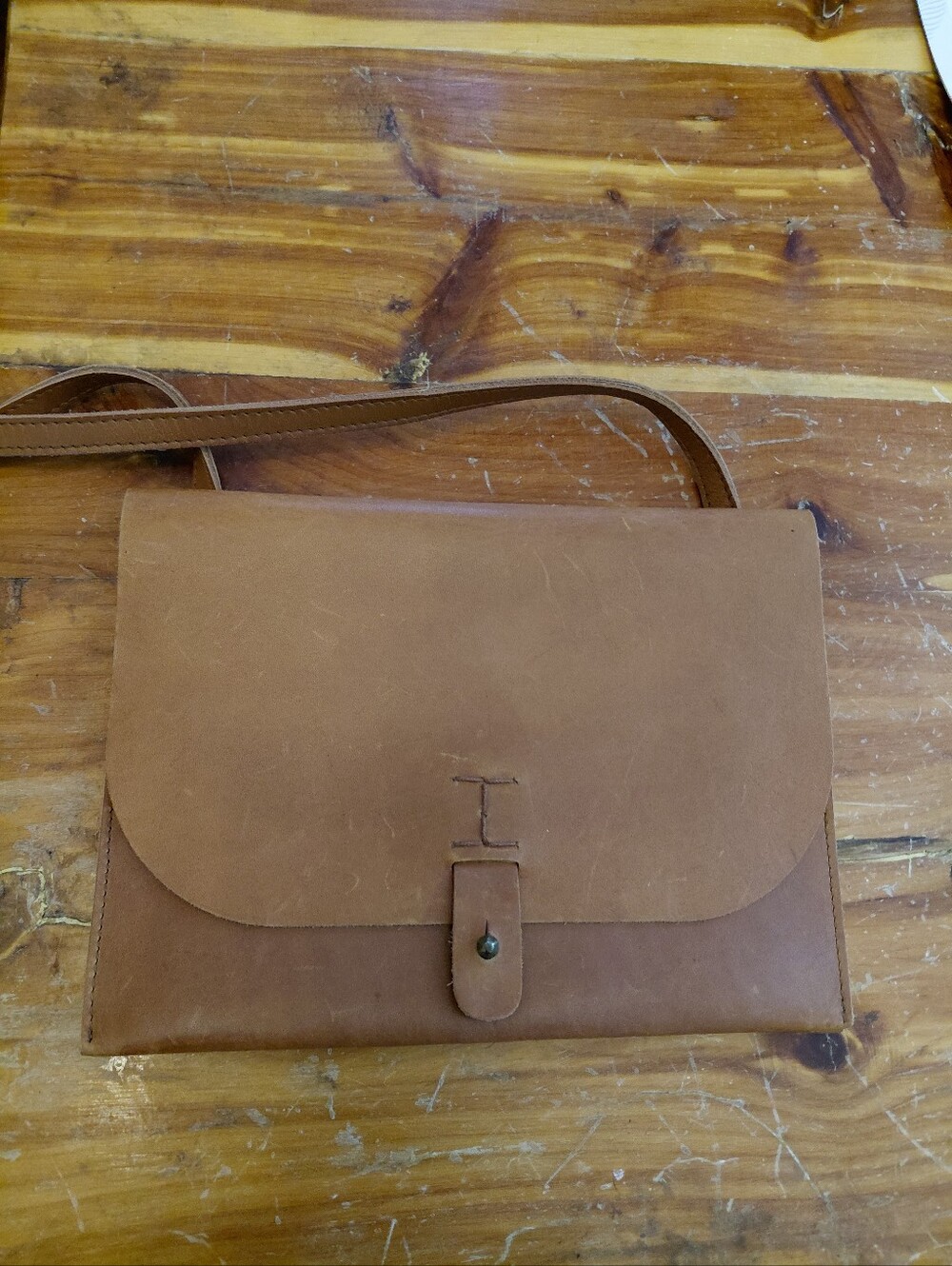 LUCKY BRAND SMALL CROSS BODY LEATHER PURSE. - Picture 4 of 9